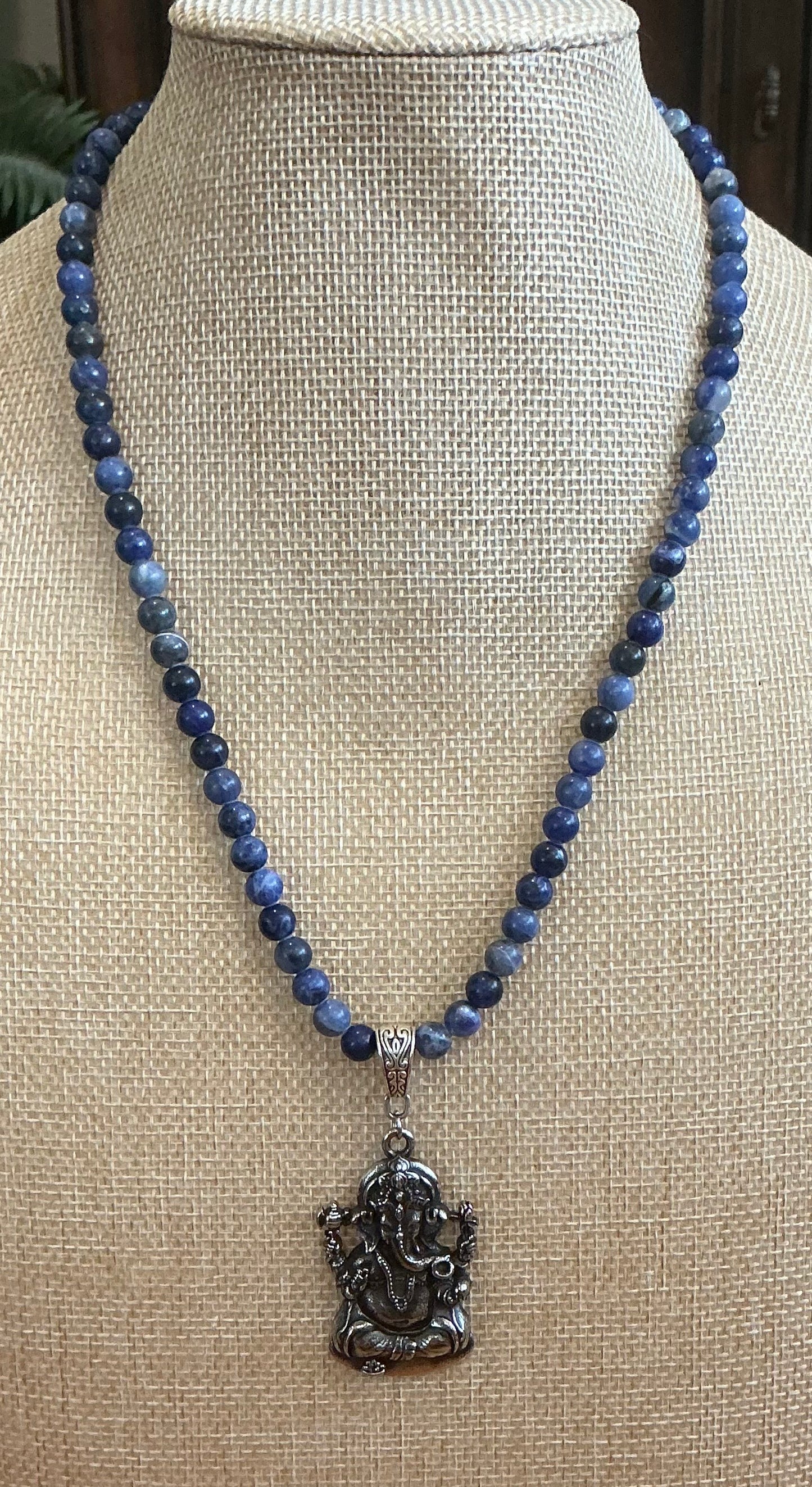 Sodalite Beaded Necklace with Ganesh Pendant – Clarity, Wisdom & Divine Guidance