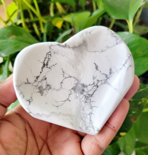 Howlite Heart Dish