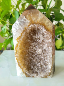 Agate Druzy Stand Point